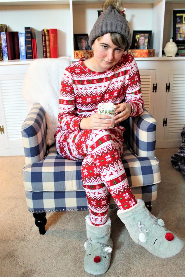 Holly Jolly Winter - Women s Pajama Set For Discount